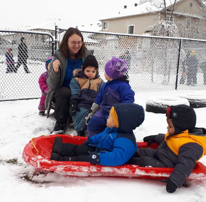 Brooklyn sleds with children